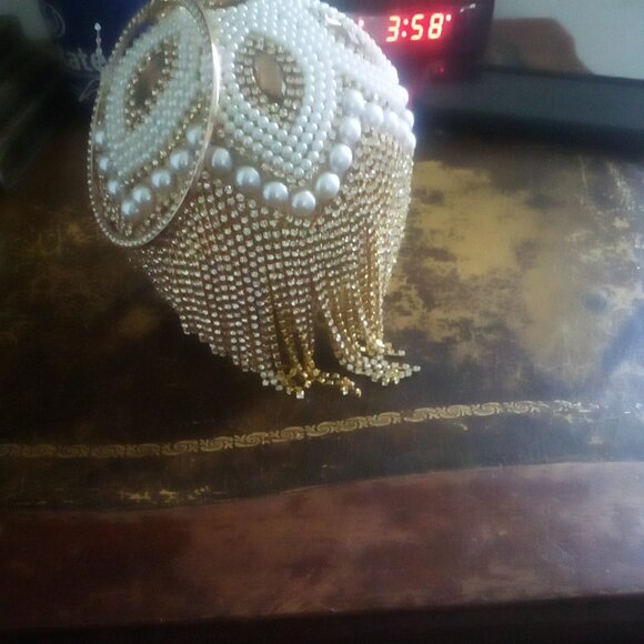 NWT Beaded Purse (White And Golden Pearls) - Picture 3 of 3